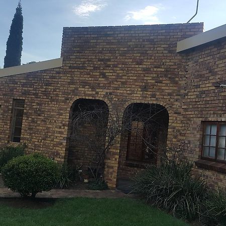 Albatross B&B Benoni Exterior photo