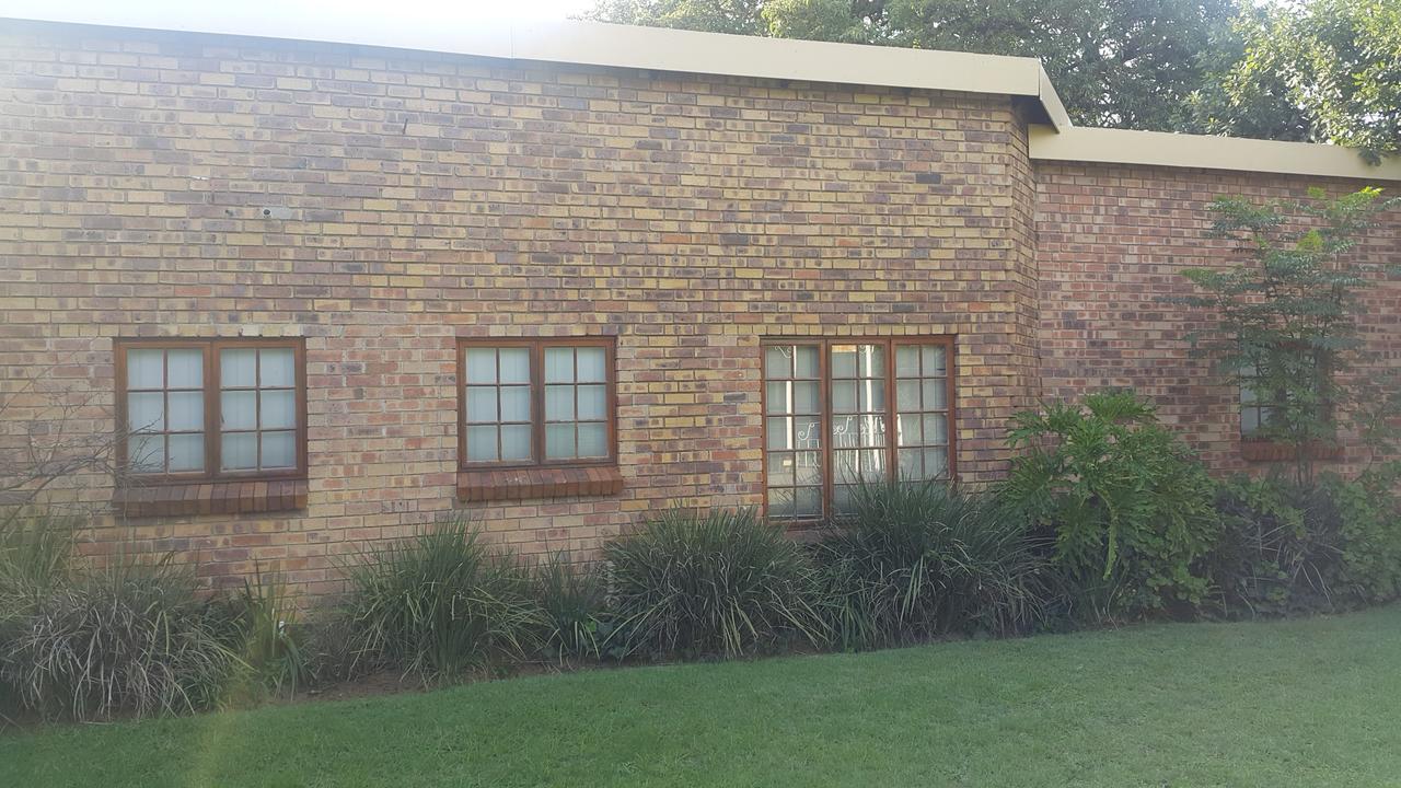 Albatross B&B Benoni Exterior photo
